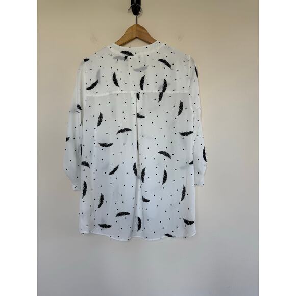 DR2 boutique white black feather print novelty 3/4 sleeve v neck top blouse - Picture 2 of 5